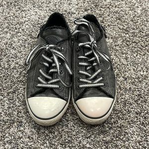 Ed Hardy converse size 8 with faux fur and leather